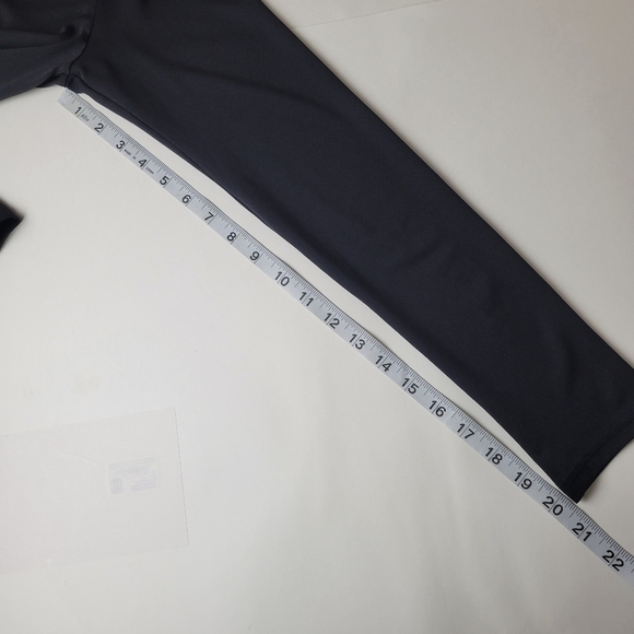 GYMSHARK Long Sleeve Top Activewear Crew Neck Black XS - Picture 9 of 10